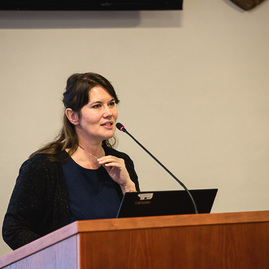 Zväčšiť fotografiu - Ako pomôžeme osamelým seniorom v kraji? - TSK_IDA konferencia_mini (22 of 27)